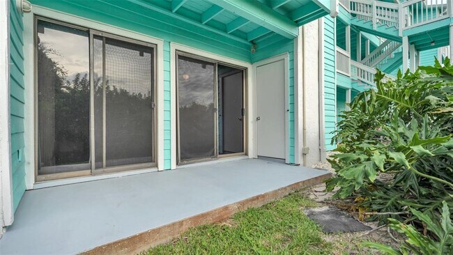 Building Photo - 455 Alt 19
