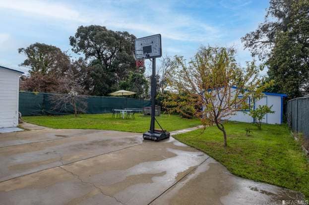 Building Photo - 9999 Empire Rd