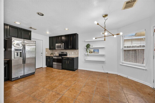Building Photo - 14123 Autumn Ridge Trail Dr