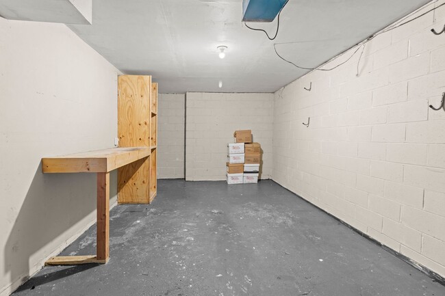 Building Photo - Broad Ripple townhome with garage, updated kitchen, and walkable convenience!