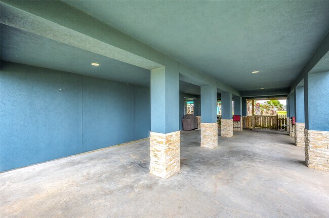 Building Photo - 124 N Mae Cir