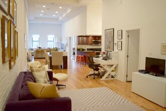 Building Photo - 25 Murray St