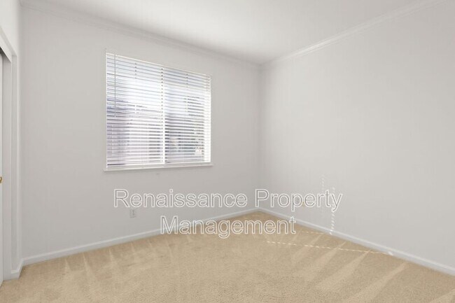 Building Photo - 4182 Glenwood Terrace