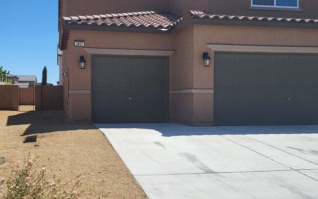 Building Photo - TESORA PAHRUMP - E. Summit Avenue