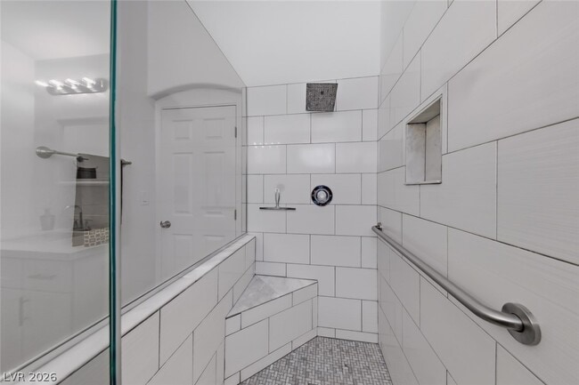 Building Photo - 833 Glitter Glen Ct