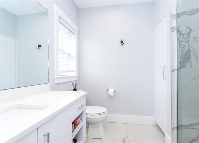 Building Photo - 29 Cherry St