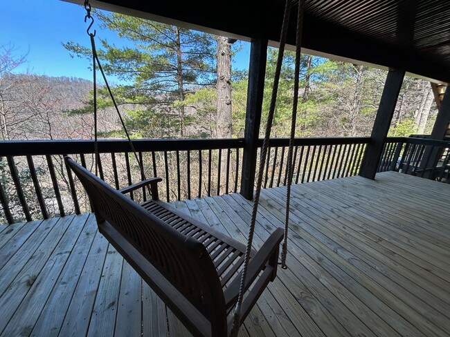 Building Photo - Central AVL - Large Custom Built Home with...