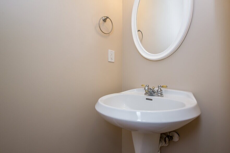 Building Photo - 225 Chamberlyn Ln