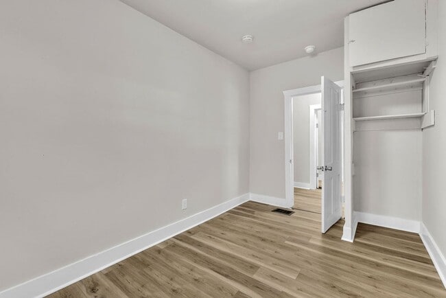 Building Photo - Bright & Updated 3-Bedroom Home Near Local Schools