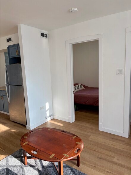 Building Photo - 2138 N Keeler Ave