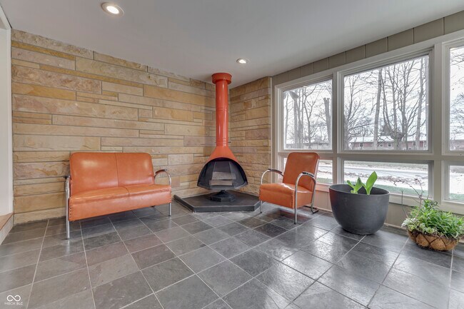 Building Photo - 111 McClellan Rd