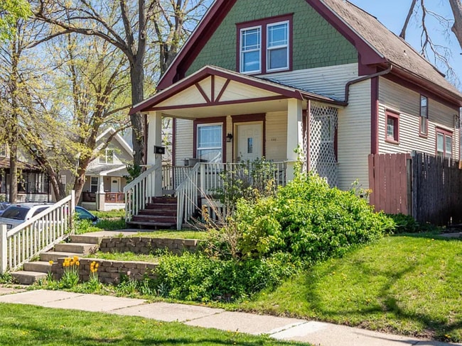 Building Photo - Camburn Corner