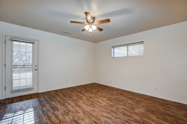 Building Photo - 4261 N Tonopah Dr