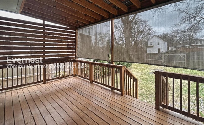 Building Photo - 4 Bed/2.5 Bath Home with Garage / Pet-Friendly / Available Now!