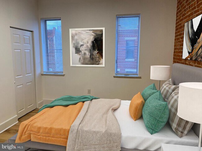 Building Photo - 1936 McClellan St