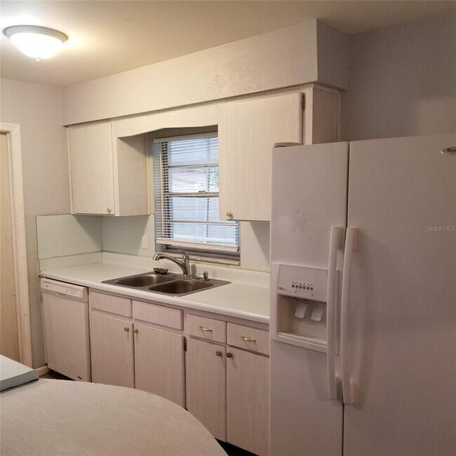 Building Photo - 6717 Mornay Cir