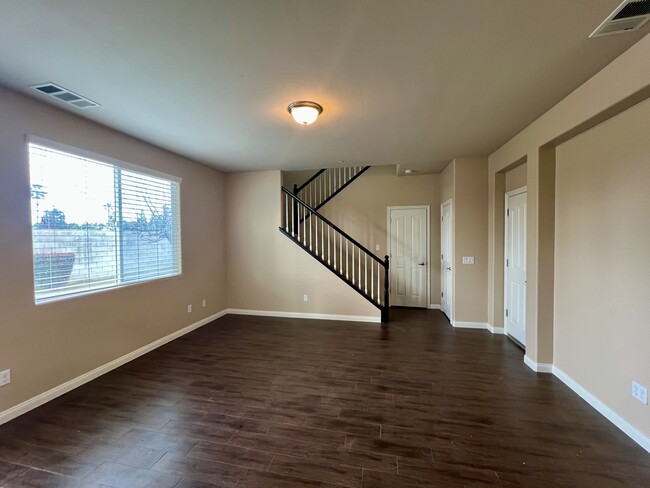 Building Photo - 1901 Delacorte Dr