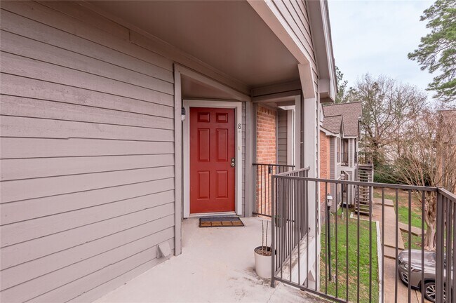 Building Photo - 2402 Sycamore Ave