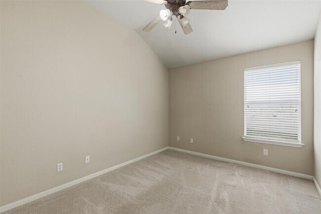 Building Photo - 924 Abbeyglen Castle Dr