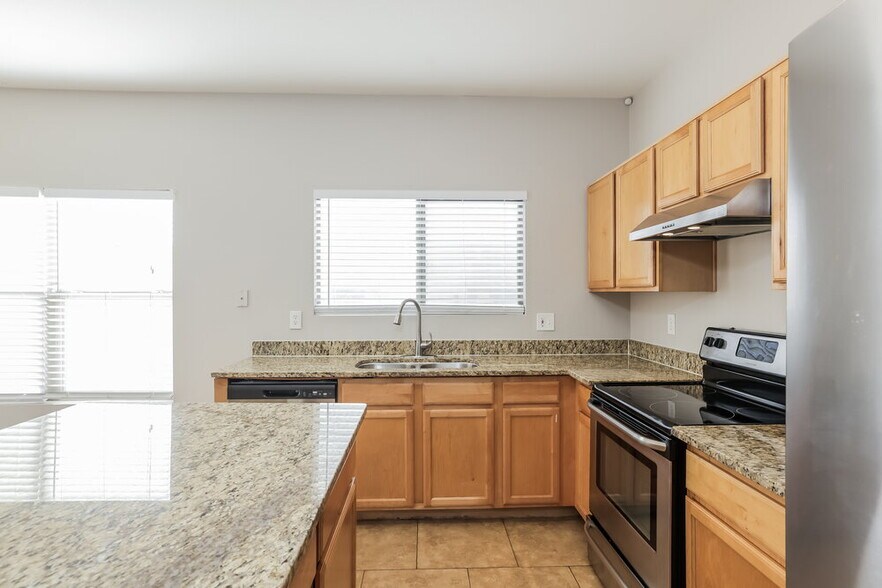 Building Photo - 735 E Michigan Ave