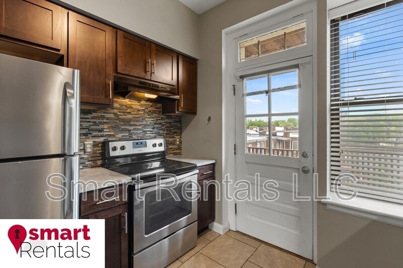 Building Photo - 2161 Thurman Ave