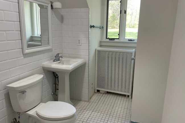 Building Photo - 12 Pine Hill Rd