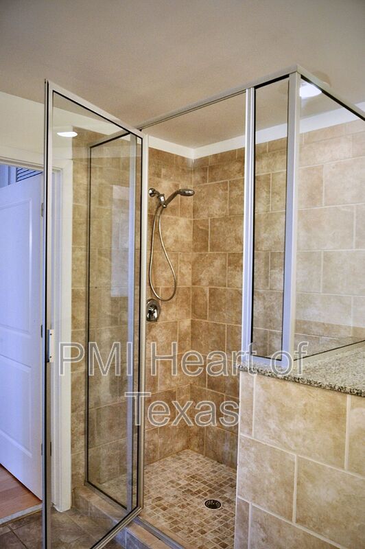 Building Photo - 360 Nueces St