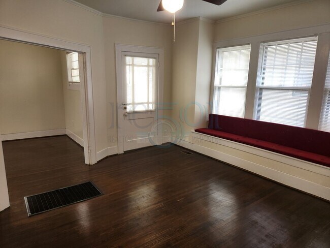 Building Photo - This Hillcrest Bungalow is just what you w...