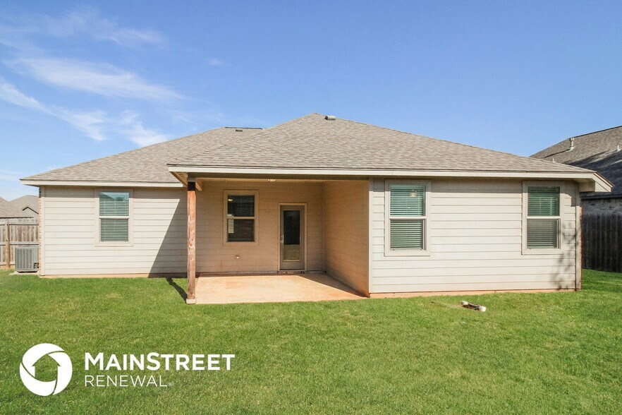 Building Photo - 320 E Georgia Terrace