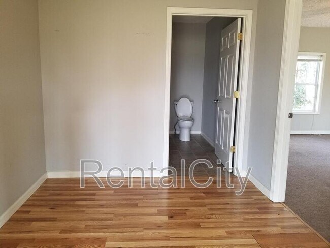 Building Photo - 13065 US-79