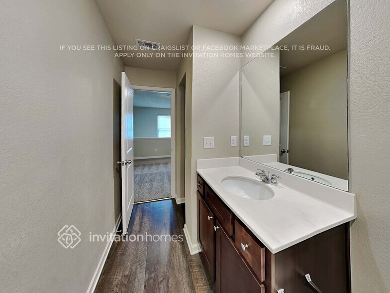 Building Photo - 204 Oliver Dr