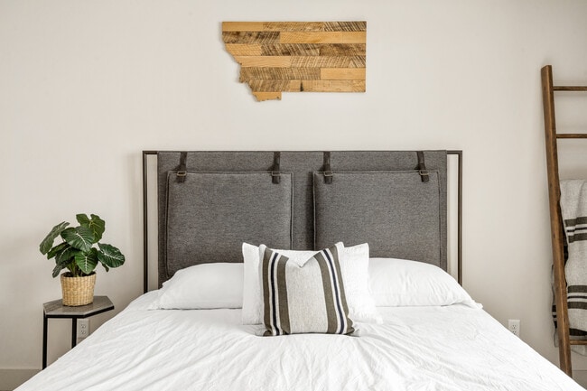 Building Photo - 45 Duckhorn Ln