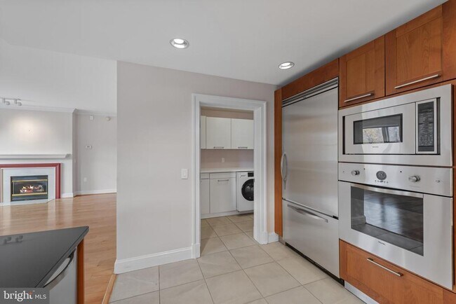 Building Photo - 801 Key Hwy