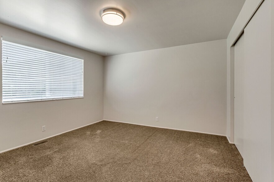 Building Photo - 2115 E 3300 S