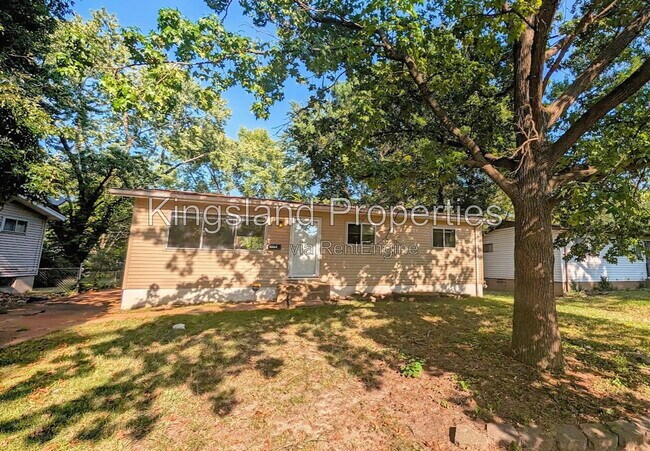 Building Photo - 272 Elmdale Dr