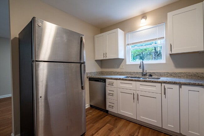 Building Photo - 114 Bentley Pkwy