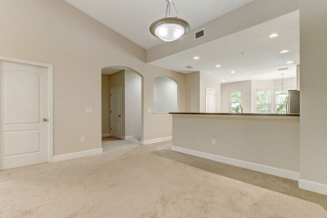 Building Photo - Beautiful 3BR/2BA Condo in Gated Stoney Creek – Close to Amelia Island