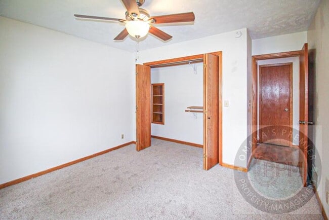 Building Photo - Comfortable 2 Bedroom/ 2 Bathroom/ 2 Car D...