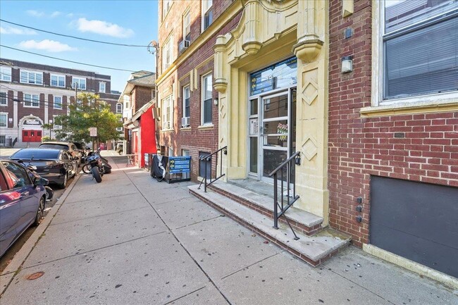 Building Photo - 3-5 Potter Pl