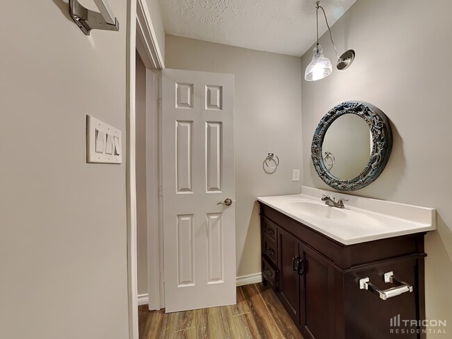 Building Photo - 15614 Fox Springs Dr