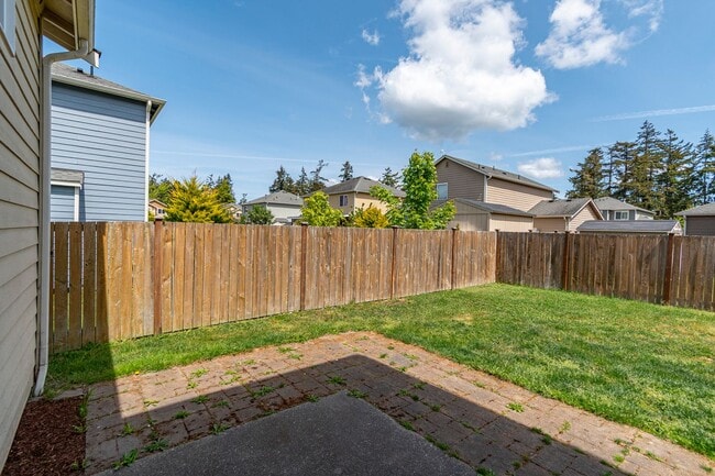 Building Photo - Charming 3-Bedroom Home Across from Nature...
