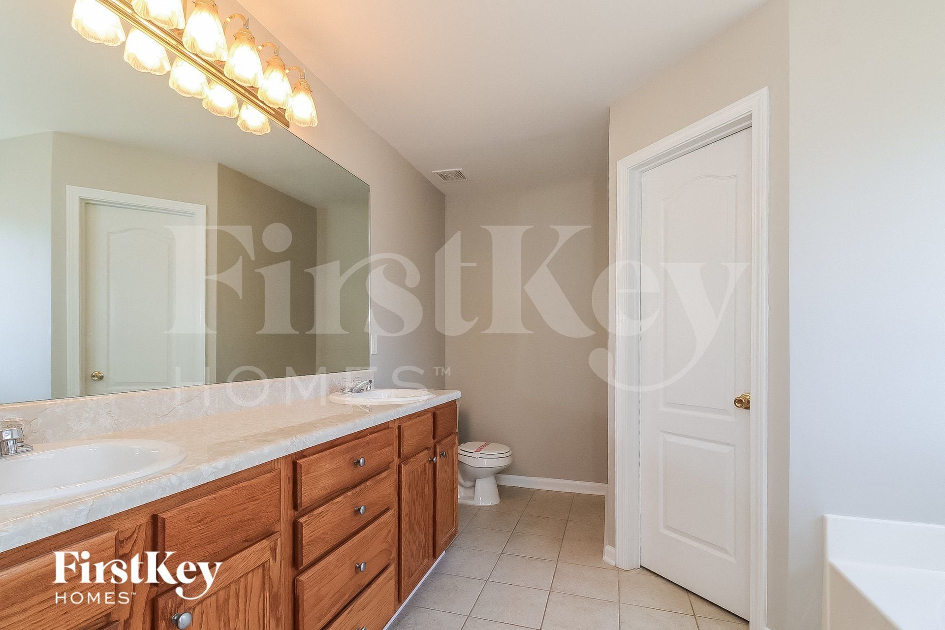 Building Photo - 273 Ryan Tr