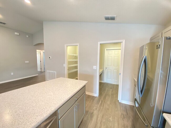 Building Photo - 188 Foxtail Loop