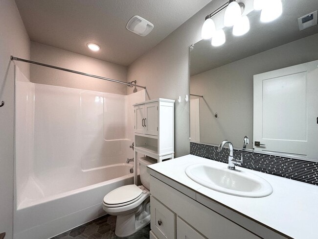 Building Photo - Beautiful Home in Desirable Monterey Estates – Happy Valley