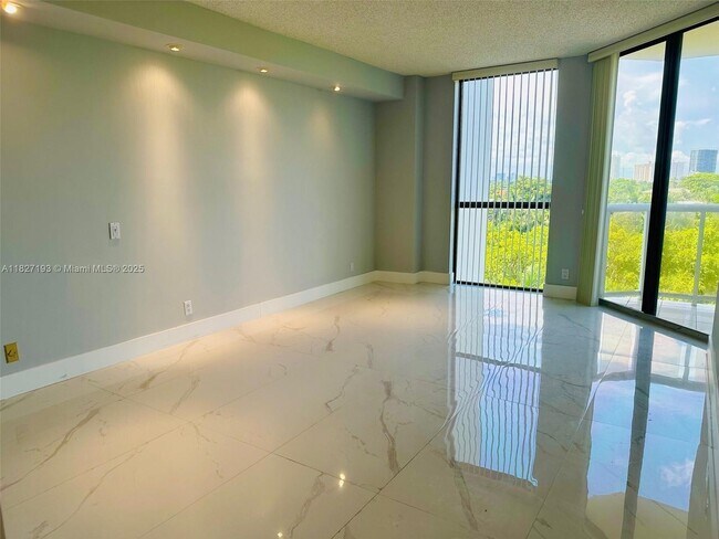 Building Photo - 3640 Yacht Club Dr