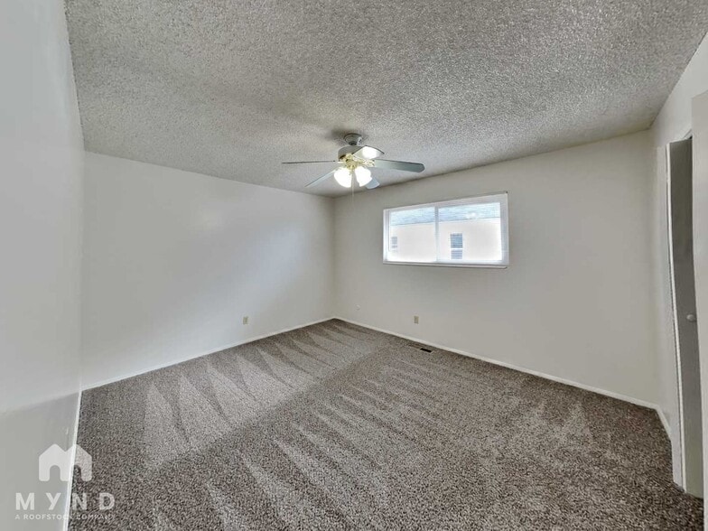 Building Photo - 333 9th St