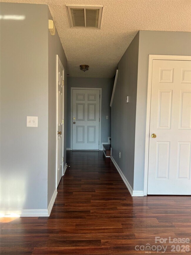 Building Photo - 4006 Shadow Pines Cir