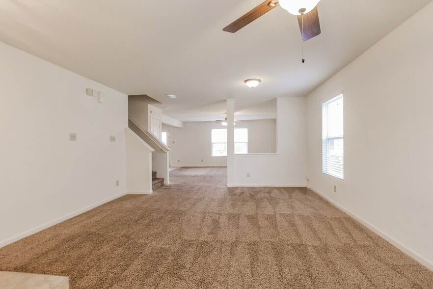 Building Photo - 14215 Luscombe Farm Rd