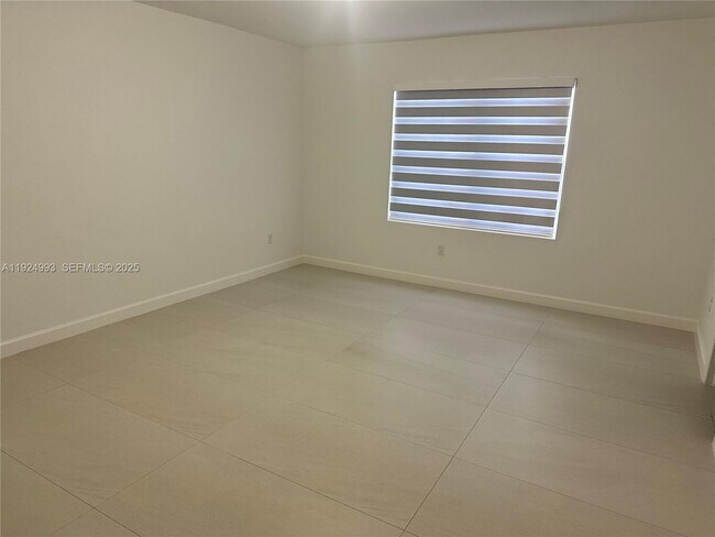 Building Photo - 27034 SW 132 Ct Rd