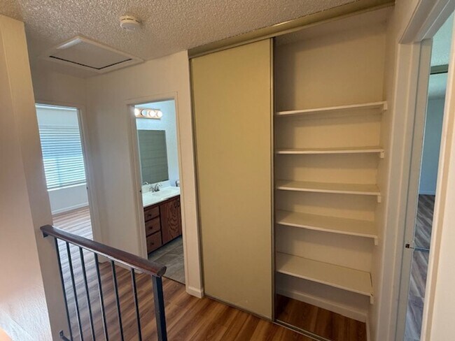 Building Photo - 2-Bedroom, 1.5 Bathroom Townhome in Quiet El Sobrante Neighborhood